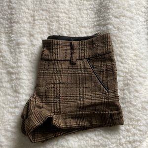 alice + olivia Distressed Plaid Cuffed Shorts in Brown/Tan - Size 4